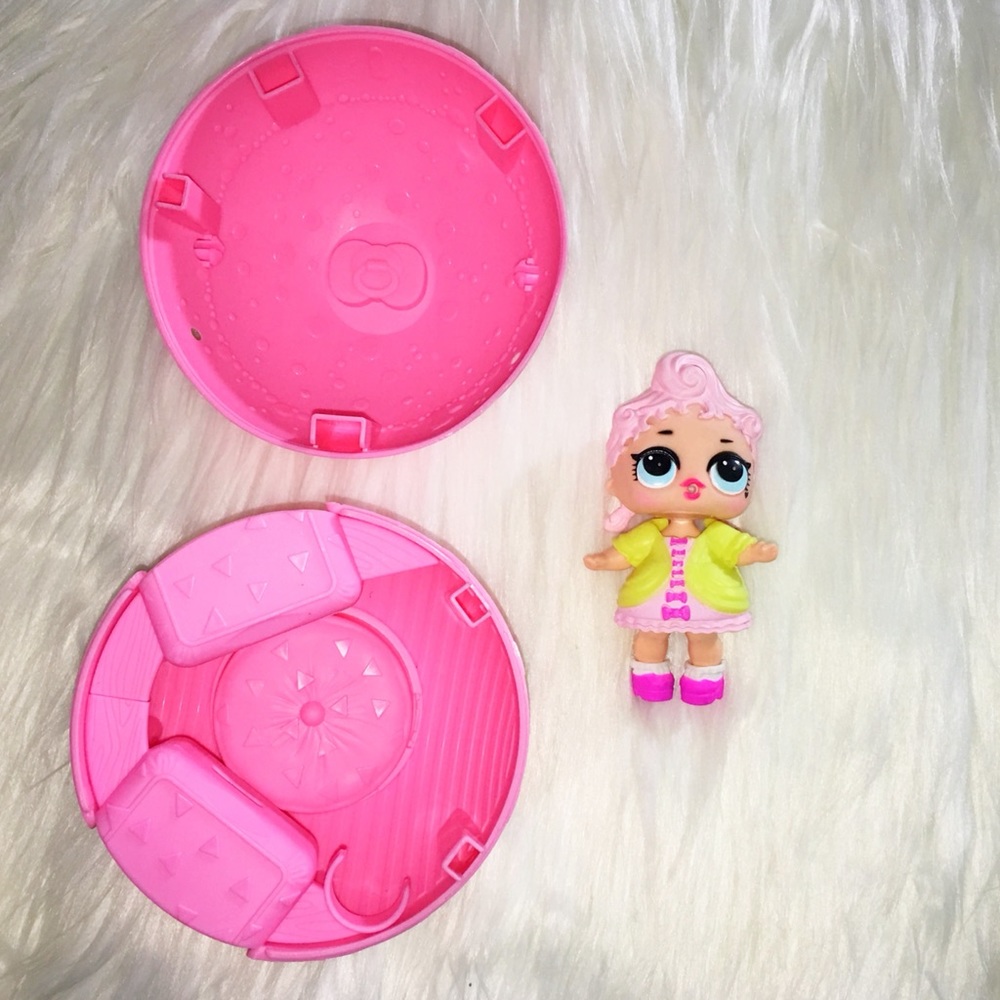 LOL Surprise Series 1 ROYAL HIGH-NEY Heiney Doll
